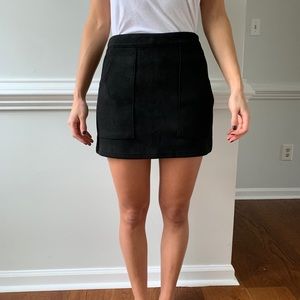 Black suede skirt with pockets